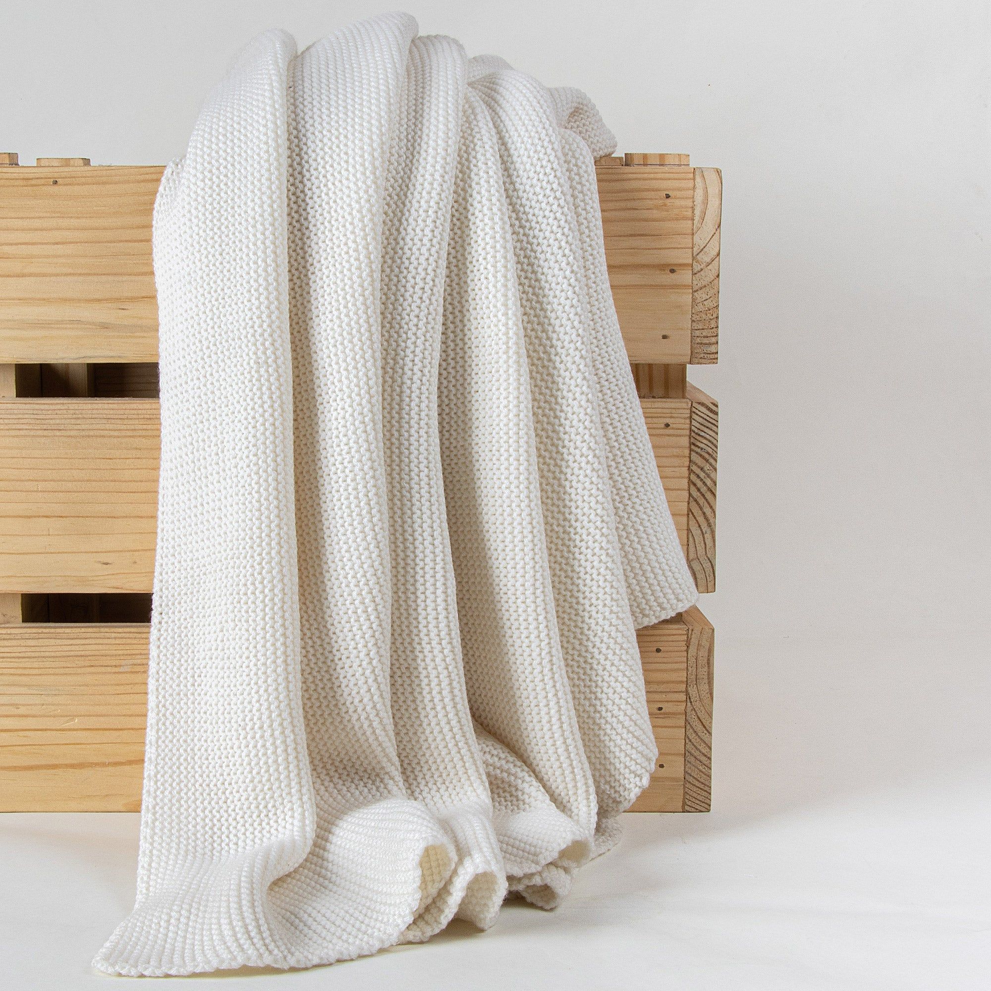 Cozy Hand-Knitted Throw Blanket for Ultimate Comfort and Warmth